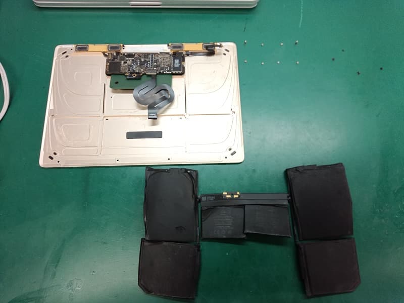 MacBook バッテリー